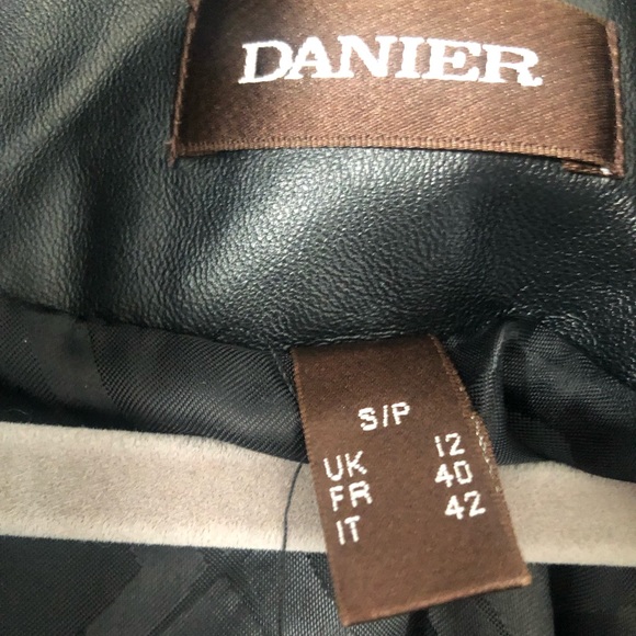 as new Danier womens black genuine leather spring  weight A-Line car coat S M - Picture 7 of 7